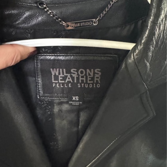 Women’s leather jacket - Picture 2 of 3